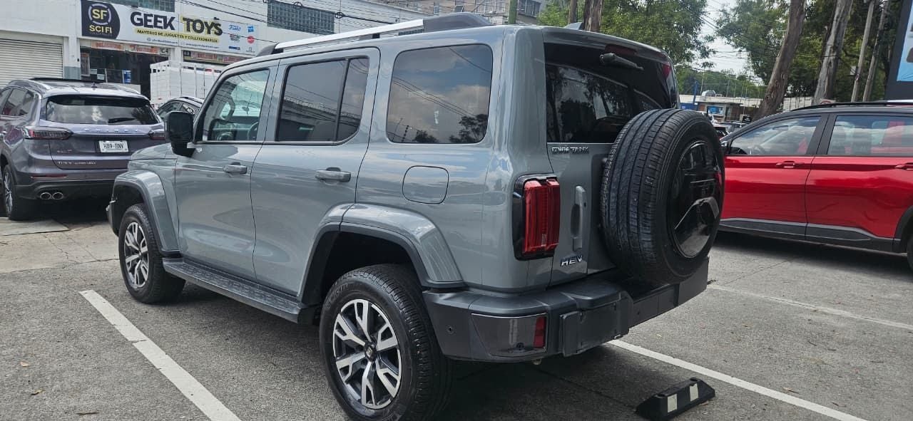 2025 GWM Tank 300 2.0 Luxury Hev